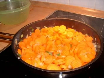 Rezept: Pikanter Möhrensalat Bild Nr. 3 Pikanter Möhrensalat - Rezept - Bild Nr. 3