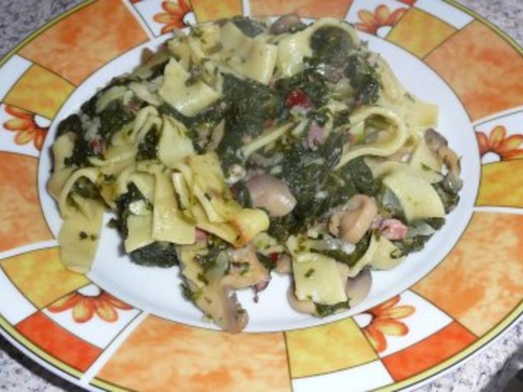 Pasta: Spinat Nudelauflauf mit Champignons im Römertopf - einfach - von ...