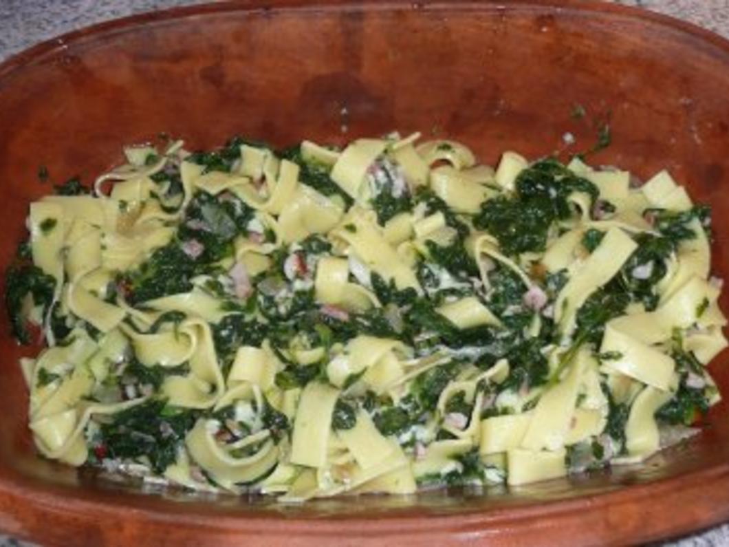 Pasta: Spinat - Nudelauflauf mit Champignons im Römertopf - Rezept ...