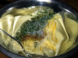 Rezept: Rosmarinbutter Bild Nr. 3 Rosmarinbutter - Rezept - Bild Nr. 3