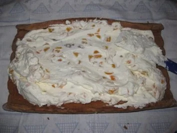 Schoko-Aprikosen-Sahnerolle - Rezept - Bild Nr. 12