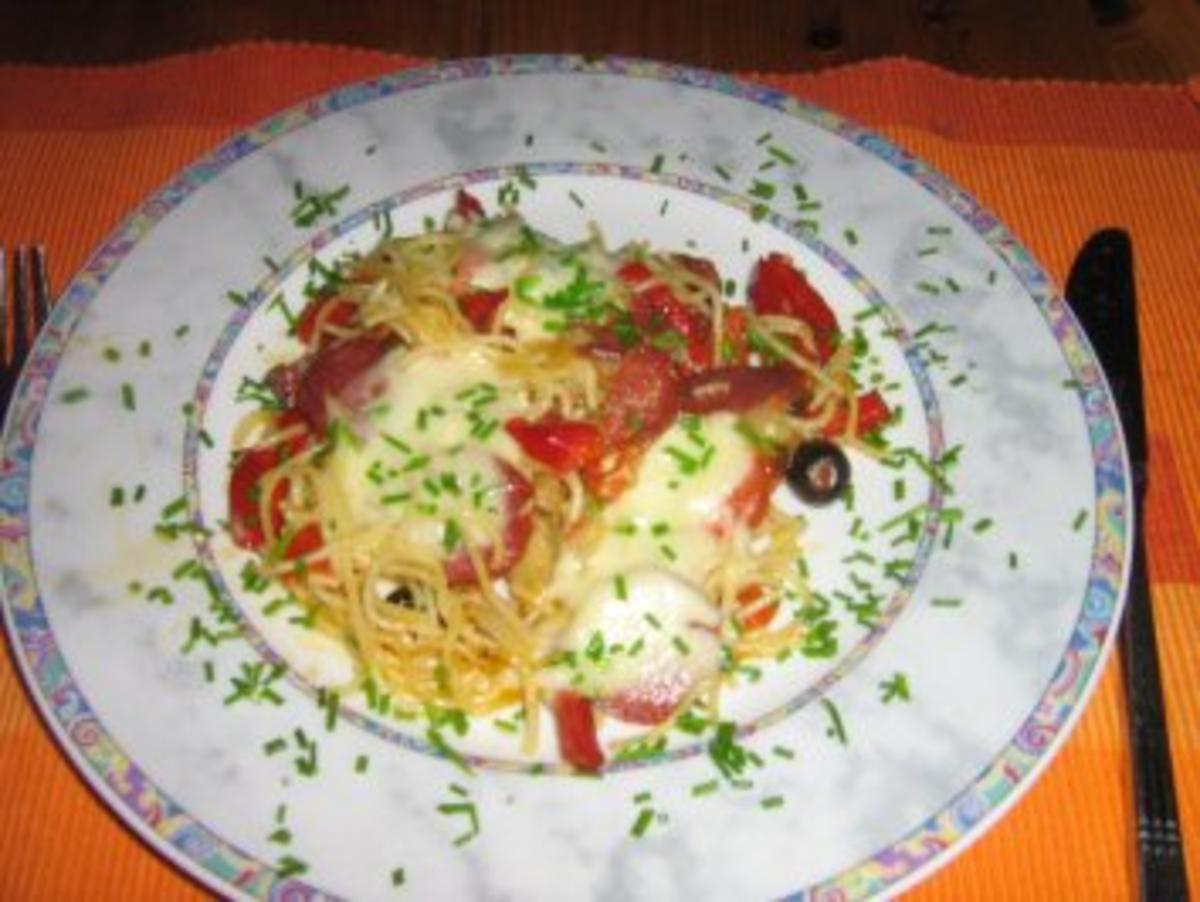 Spaghettipfanne mit Fenchel-Paprika-Gemüse unter einer Mozzarellablume - Rezept - Bild Nr. 7