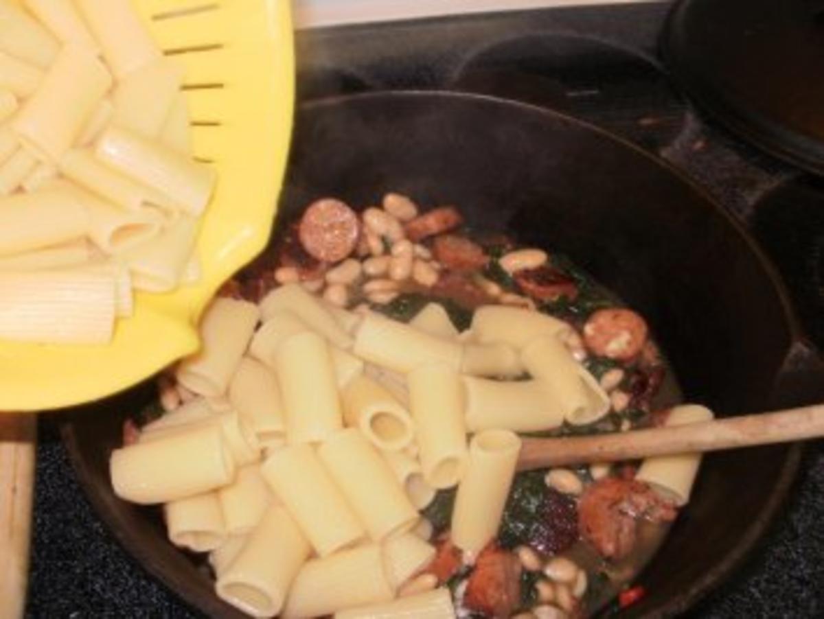 Pasta: Farmers Rigatoni Style - Pasta mir Spinat, Bohnen und Bacon -Bratwurst - Rezept - Bild Nr. 5