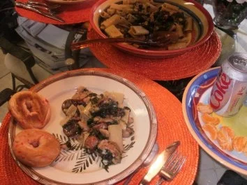 Rezept: Pasta: Farmers Rigatoni Style - Pasta mir Spinat, Bohnen und Bacon -Bratwurst Pasta: Farmers Rigatoni Style - Pasta mir Spinat, Bohnen und Bacon -Bratwurst - Rezept