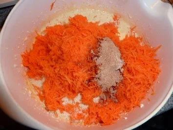 Rezept: Torten: Rüblitorte Bild Nr. 4 Torten: Rüblitorte - Rezept - Bild Nr. 4