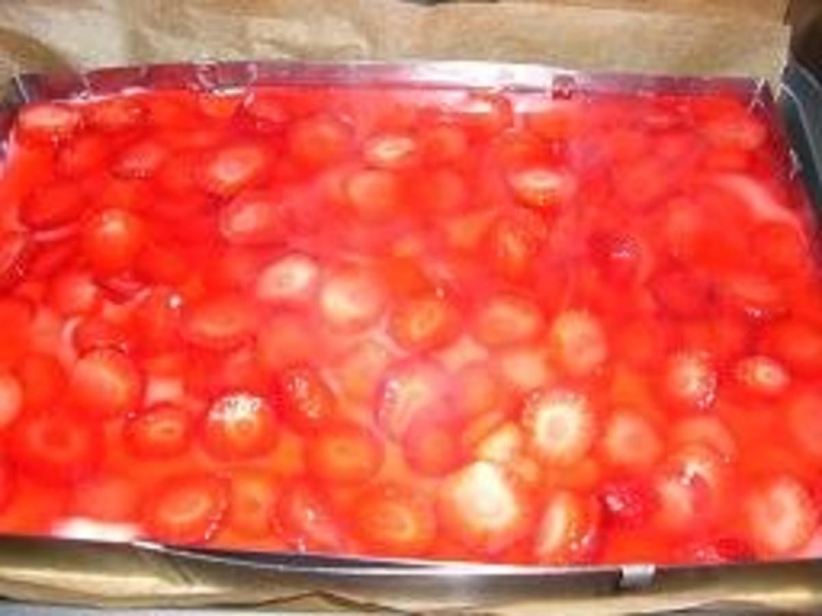 Kuchenmoms Erdbeerschnitten - Rezept - Bild Nr. 5