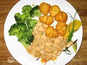 Putenfleisch in Mango–Pfeffersahne mit Kroketten und Brokkoli - Rezept