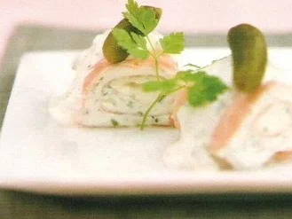 Schinkenröllchen mit Cornichon Mayonnaise - Rezept