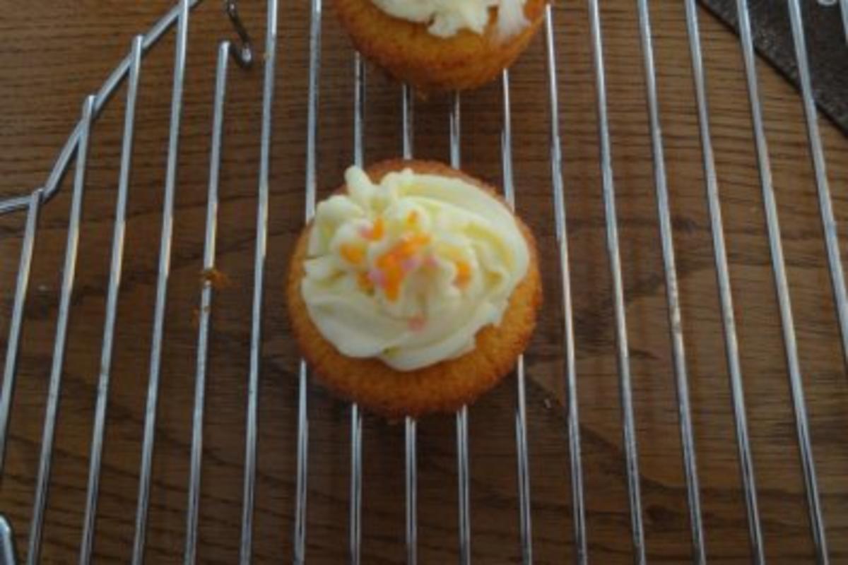 Cupcakes mit Zitronen-Mascarpone-Creme - Rezept - Bild Nr. 2