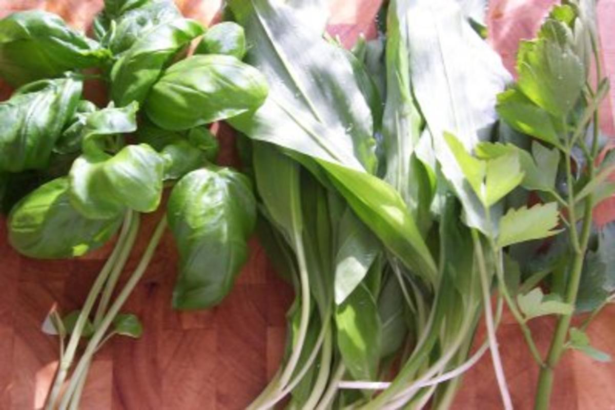 Spagetti mit Bärlauchpesto und etwas trallala - Rezept
