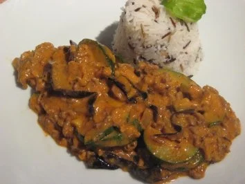 Rezept: Zuccini-Auberginen-Gemüse mit Hackfleisch Zuccini-Auberginen-Gemüse mit Hackfleisch - Rezept
