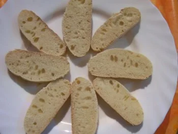 Rezept: Zwischensnack: Schinken-Käse-Bruscetta, überbacken Bild Nr. 2 Zwischensnack: Schinken-Käse-Bruscetta, überbacken - Rezept - Bild Nr. 2