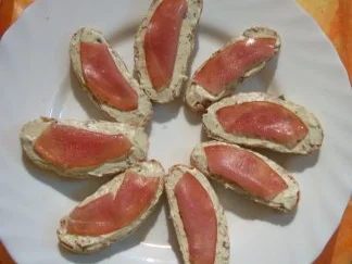 Rezept: Zwischensnack: Schinken-Käse-Bruscetta, überbacken Bild Nr. 5 Zwischensnack: Schinken-Käse-Bruscetta, überbacken - Rezept - Bild Nr. 5