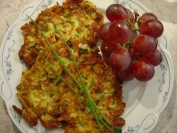 Zucchini-Rösties mit Schinkenwürfeln - Rezept