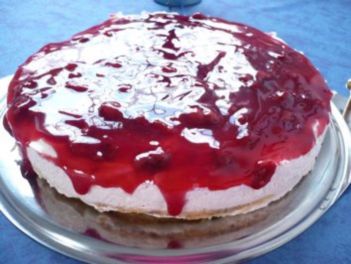 Kirschtorte mit ----für den Boden--- und gemahlene Haselnüsse - Rezept ...