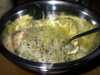 Hähnchenbrust unter Rosmarinkruste mit Tagiatelle und Zuckerschoten - Rezept - Bild Nr. 2