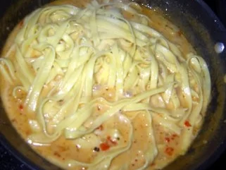 Hähnchenbrust unter Rosmarinkruste mit Tagiatelle und Zuckerschoten - Rezept - Bild Nr. 10