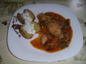 Geimpfte Hühnerbrustviertel an Thymian,- Basilikumofenkartoffel mit Kräuterdip - Rezept