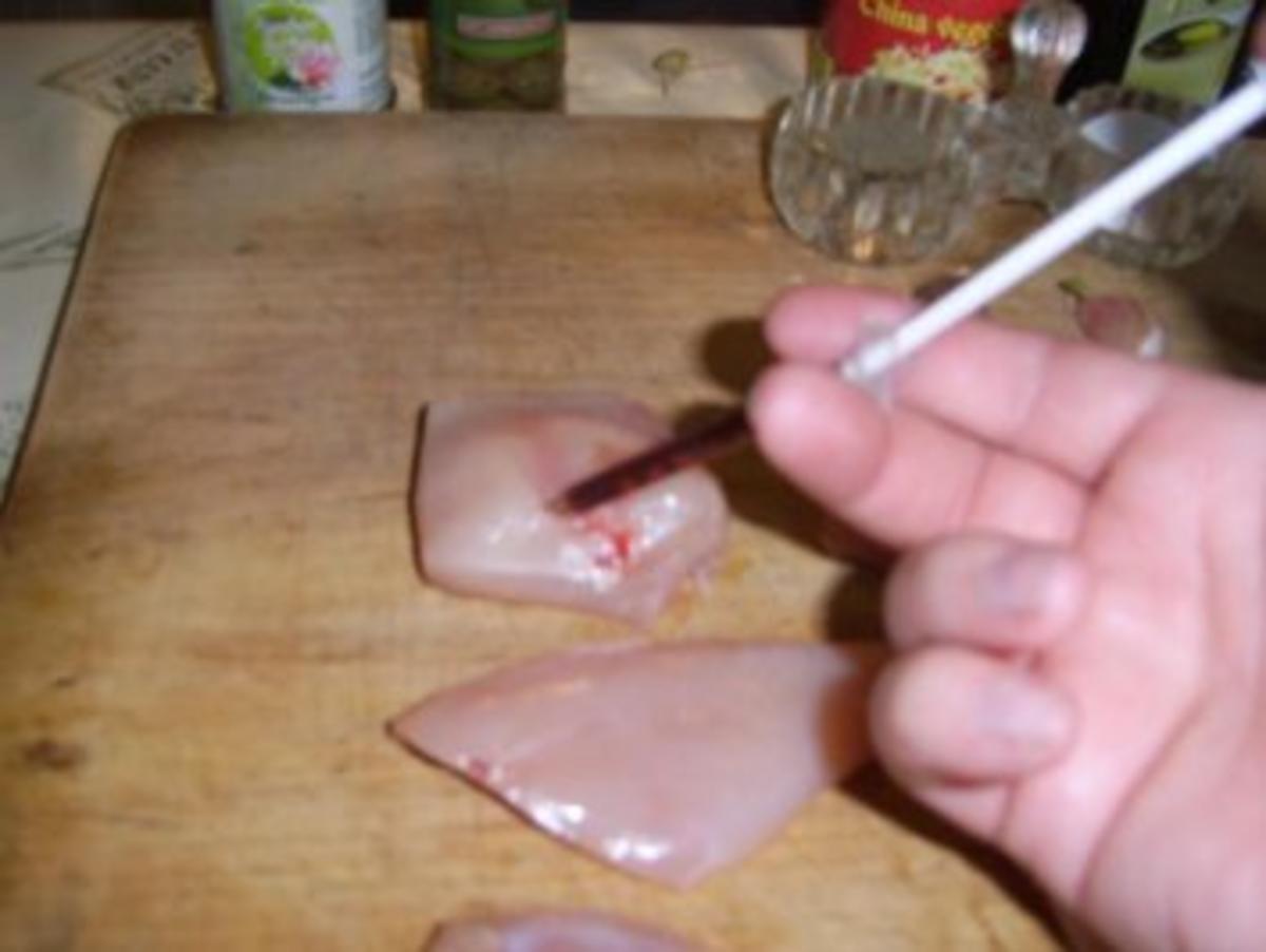 Geimpfte Hühnerbrustviertel an Thymian,- Basilikumofenkartoffel mit Kräuterdip - Rezept - Bild Nr. 4