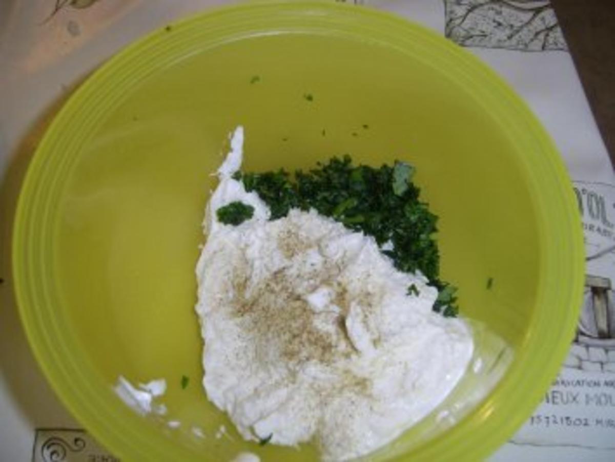 Geimpfte Hühnerbrustviertel an Thymian,- Basilikumofenkartoffel mit Kräuterdip - Rezept - Bild Nr. 8