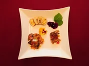 Fleischsalat, Rettichspaghetti und Obatzter-Creme in Laugenstangen (Daniel Küblböck) - Rezept