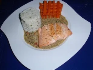Rezept: Lachsfilet mit einer Kräuter-Sahne-Senfsauce und Beilagen Bild Nr. 6 Lachsfilet mit einer Kräuter-Sahne-Senfsauce und Beilagen - Rezept - Bild Nr. 6