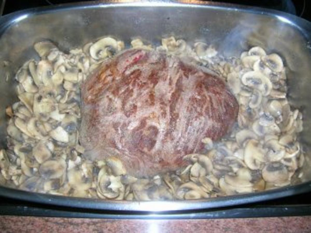 Steakhüfte aus dem Ofen im Gemüsebett mit Buttergnocchis - Rezept - Bild Nr. 4