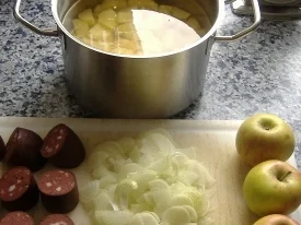 Himmel und Erde mit gebratener Blutwurst - Rezept