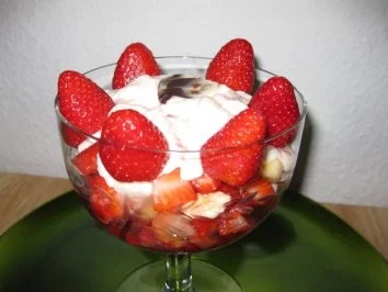 Gabi's kleiner Erdbeer-Bananen-Grieß-Traum - Rezept