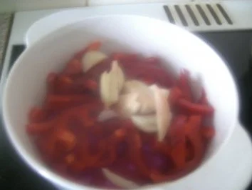 Bratkartoffeln mit  Paprikagemüse Gurkensalat  und - Rezept - Bild Nr. 4