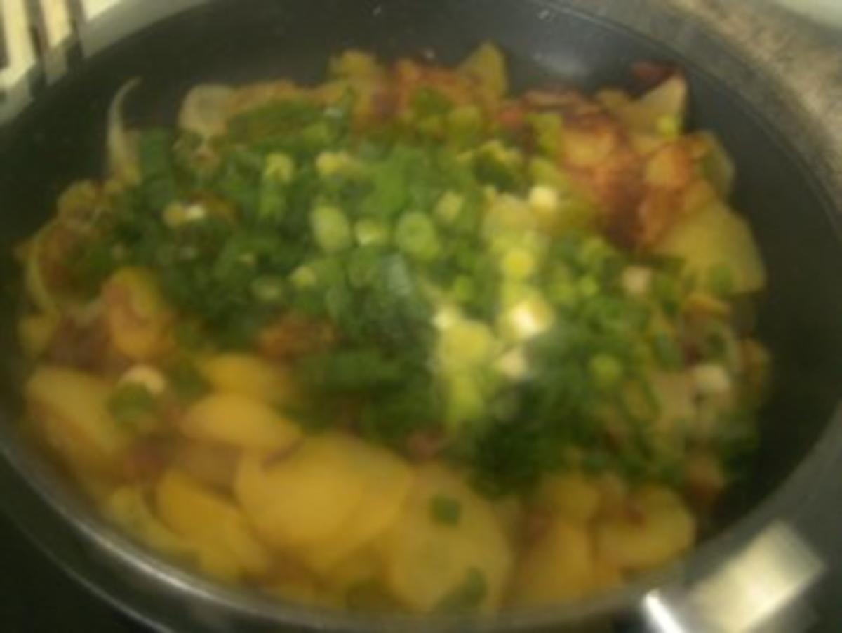 Bratkartoffeln mit  Paprikagemüse Gurkensalat  und - Rezept - Bild Nr. 8