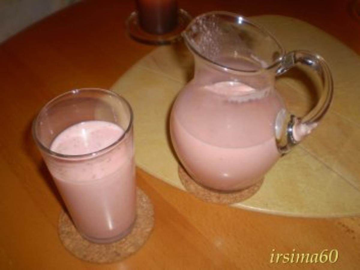 Buttermilch Shake mit Erdbeeren - Rezept