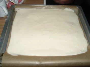 Biskuitrolle mit Vanillebuttercreme - Rezept - Bild Nr. 2