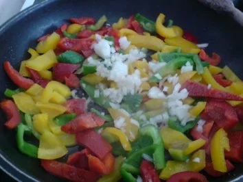 Rezept: Paprikagemüse zu Bratwurst und Salzkartoffeln Bild Nr. 6 Paprikagemüse zu Bratwurst und Salzkartoffeln - Rezept - Bild Nr. 6