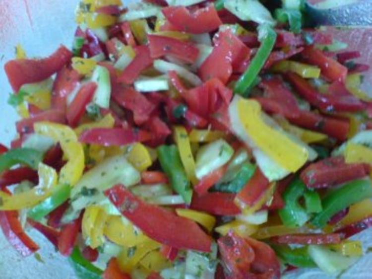 Paprika Gurken Salat - einfach - von loewe_bs
