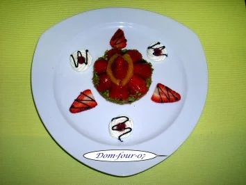 Erdbeertörtchen schlicht und einfach........ - Rezept