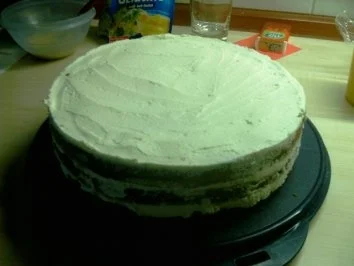 Rezept: Weiße Schokoladen-Eierlikör-Sahnetorte Bild Nr. 7 Weiße Schokoladen-Eierlikör-Sahnetorte - Rezept - Bild Nr. 7