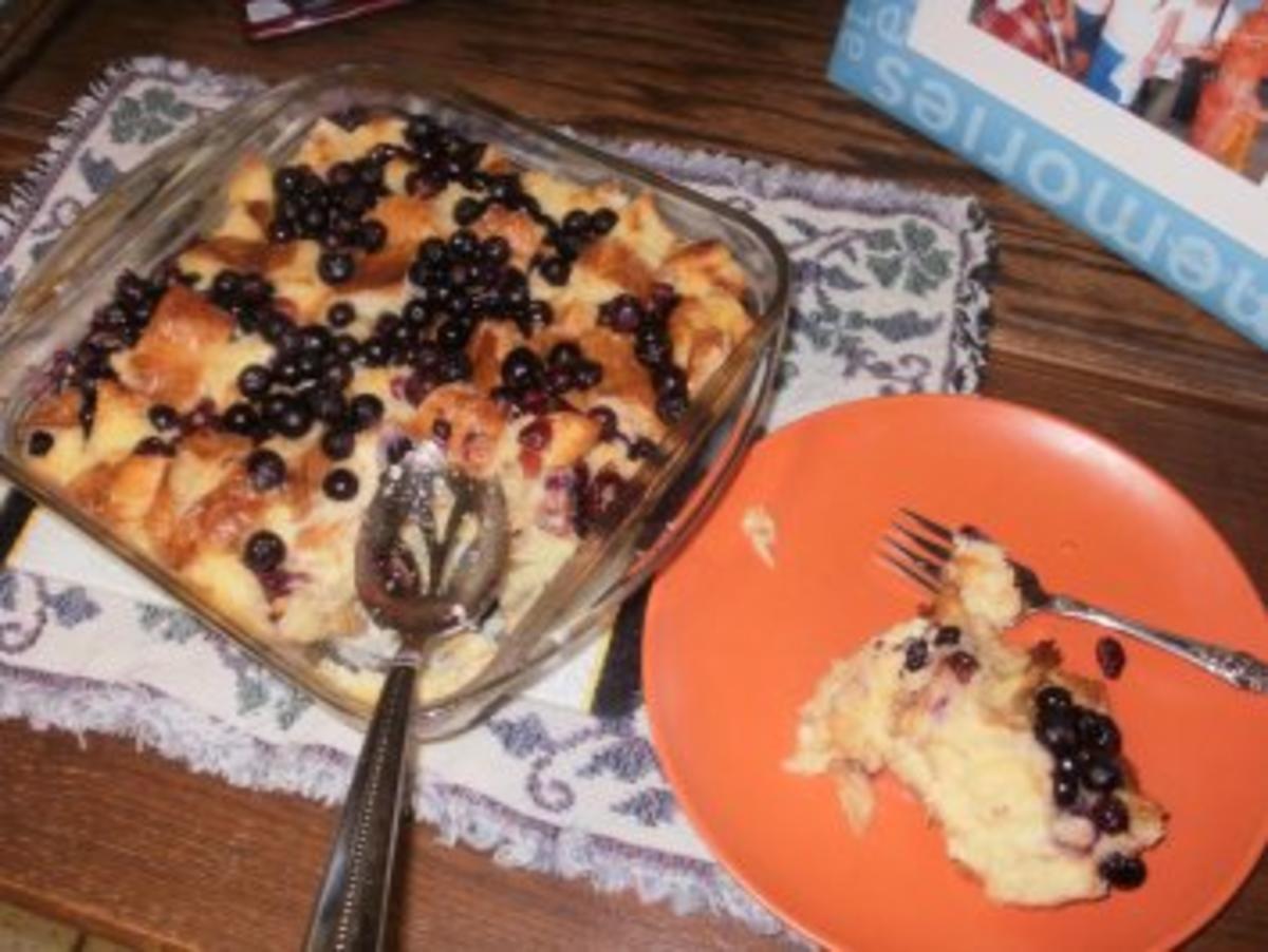 Bilder für Obst- Heidelbeer Brot und Butter Pudding - einfach und lecker - leicht zu backen - Rezept