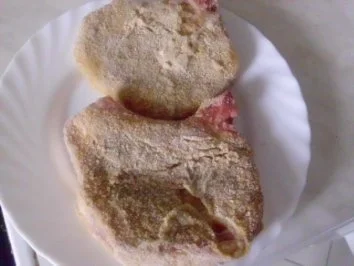 verstecktes Kotelett unterem Spiegelei mit Bratkartoffeln - Rezept - Bild Nr. 8