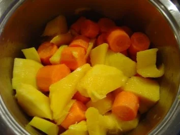 Rezept: Entenkeulen mit Möhren-Mango-Sauce Bild Nr. 4 Entenkeulen mit Möhren-Mango-Sauce - Rezept - Bild Nr. 4