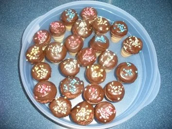 Rezept: Kindergeburtstagshütchen !! Lecker!! Bild Nr. 2 Kindergeburtstagshütchen !! Lecker!! - Rezept - Bild Nr. 2