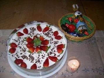 Rezept: Erdbeertorte mit Joghurtcreme (aus meinem KB) Erdbeertorte mit Joghurtcreme (aus meinem KB) - Rezept