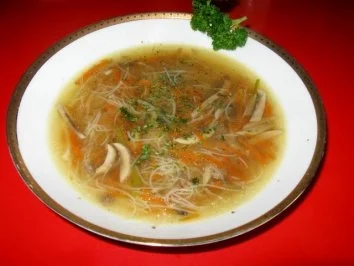 Rezept: Entensuppe mit Gemüsejulienne Entensuppe mit Gemüsejulienne - Rezept