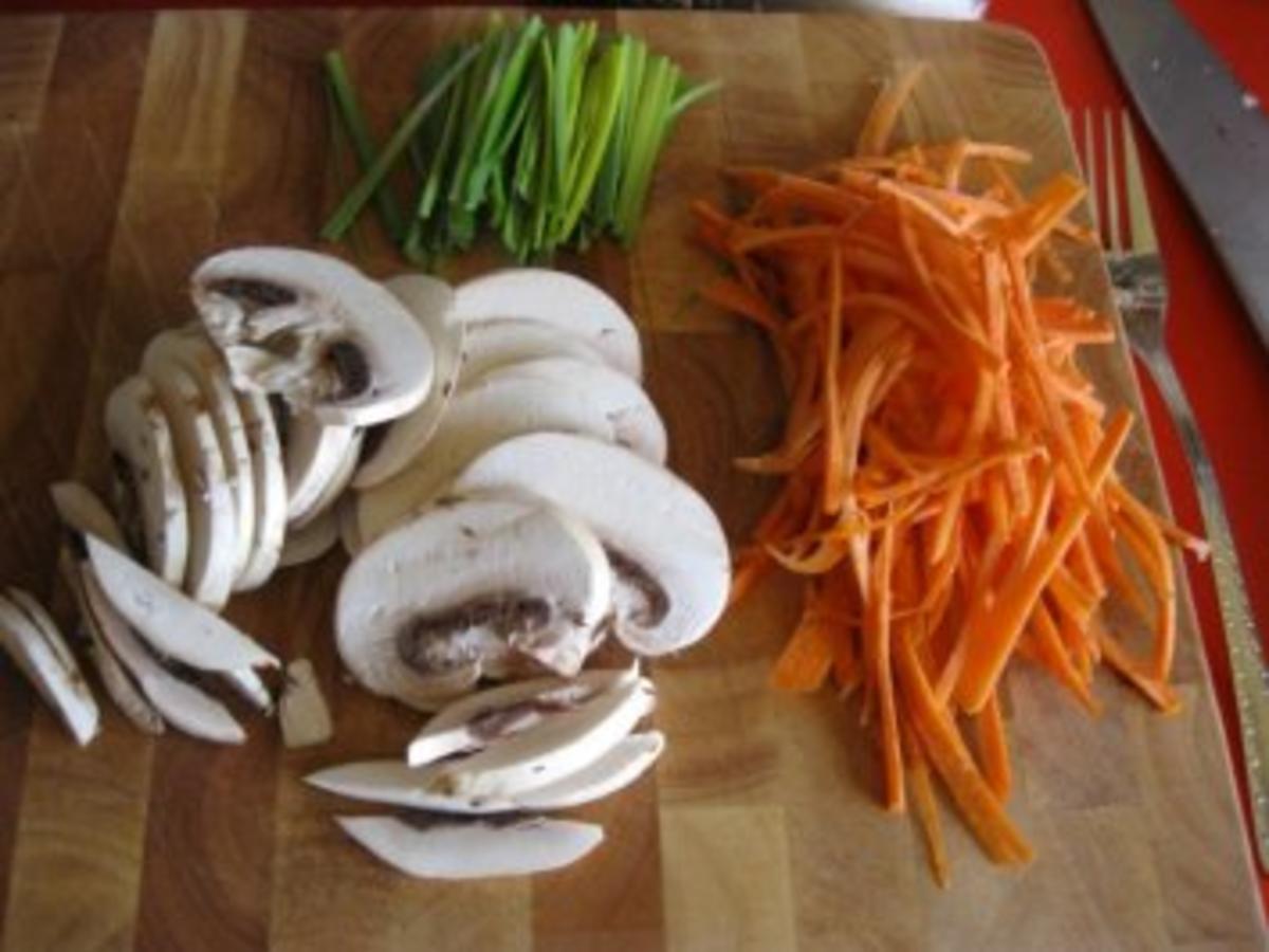 Entensuppe mit Gemüsejulienne - Rezept - kochbar.de