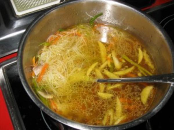 Entensuppe mit Gemüsejulienne - Rezept - kochbar.de