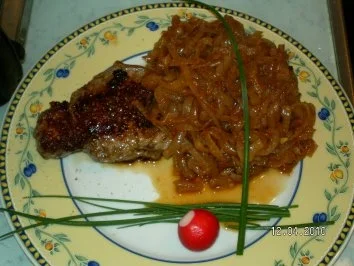 Rezept: Rumpsteak Pfälzer Art mit gemischtem Salat Rumpsteak Pfälzer Art mit gemischtem Salat - Rezept