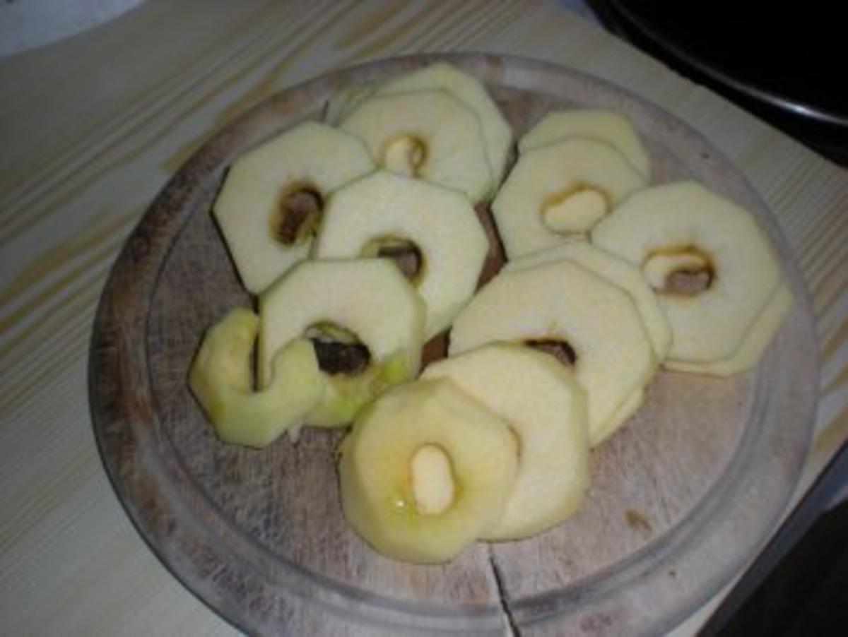 Süßspeise: Apfel-Nuss-Küchle - Rezept - Bild Nr. 3
