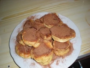 Süßspeise: Apfel-Nuss-Küchle - Rezept