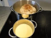 Blumenkohl in Zitronenbuttersauce mit Hähnchenbrust in Blätterteig - Rezept