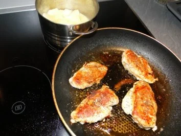 Rezept: Blumenkohl in Zitronenbuttersauce mit Hähnchenbrust in Blätterteig Bild Nr. 2 Blumenkohl in Zitronenbuttersauce mit Hähnchenbrust in Blätterteig - Rezept - Bild Nr. 2